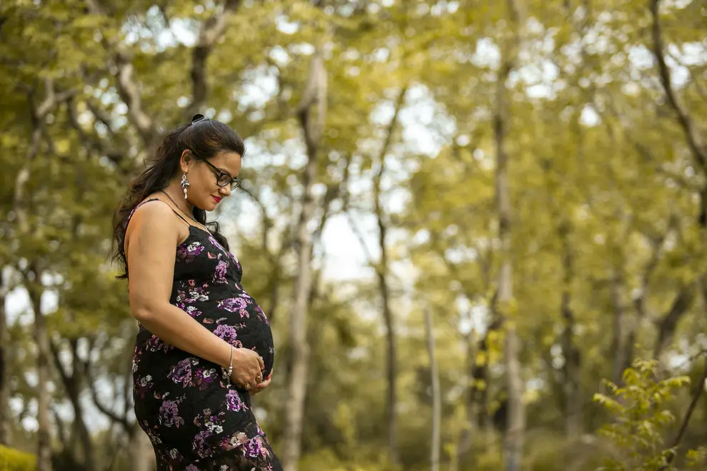 Maternity photographer in kanpur